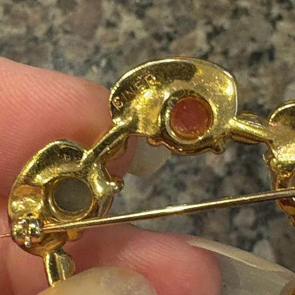 Vintage Ciner Signed Gold Tone Multicolor Cabachon Circle Brooch